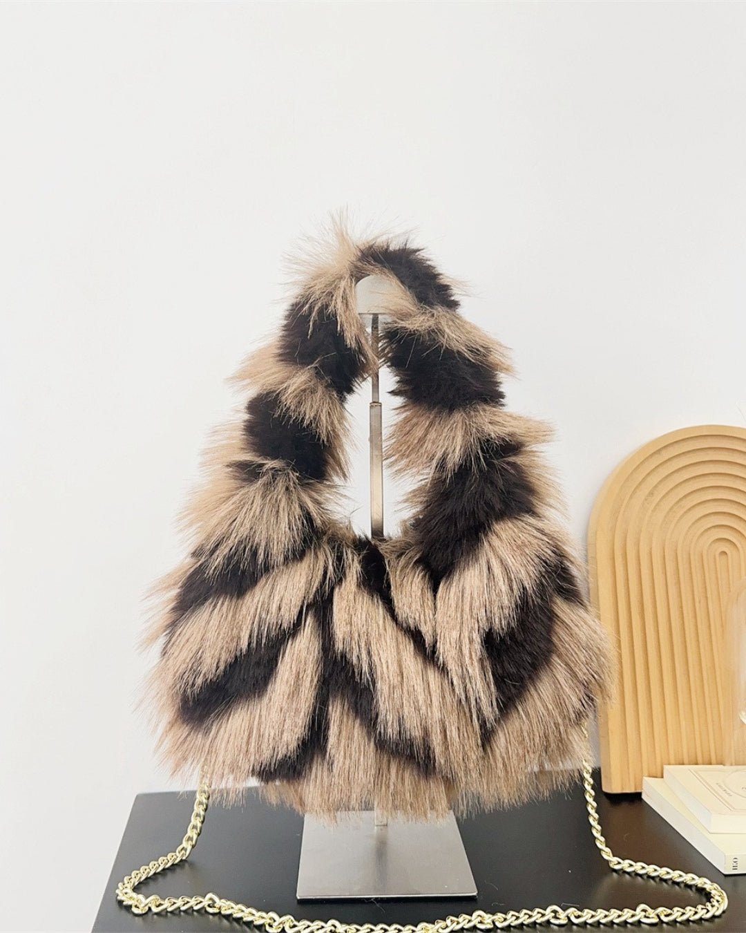 GyaruLab Faux Fur Fluffy Shoulder Bag - GyaruLab