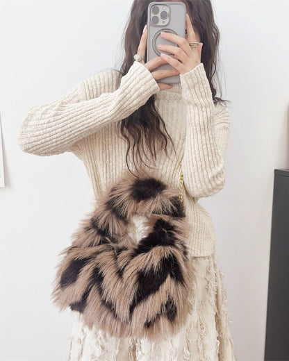 GyaruLab Faux Fur Fluffy Shoulder Bag - GyaruLab