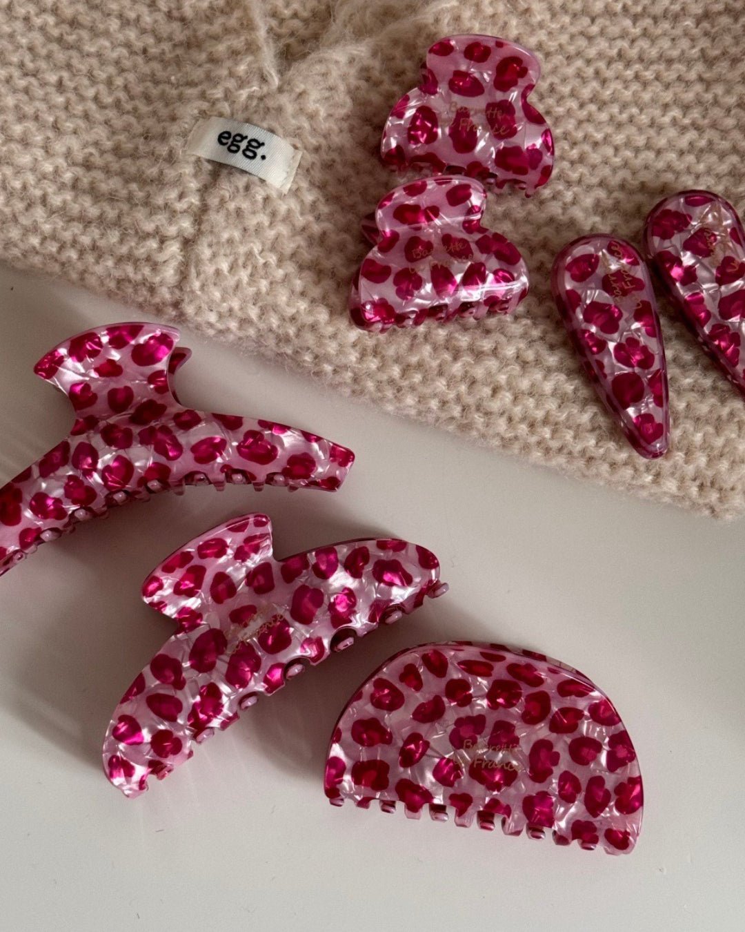 GyaruLab Y2K Leopard Heart Pearl Bow Statement Hair Claw Clip - GyaruLab